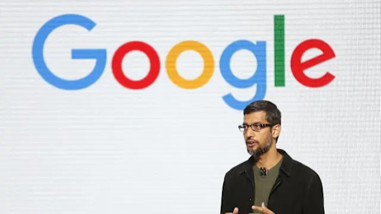 Google presentó Project Suncatcher, una de las iniciativas tecnológicas más ambiciosas de su historia: la construcción de centros de datos de Inteligencia Artificial (IA) en el espacio, alimentados por energía solar orbital.
