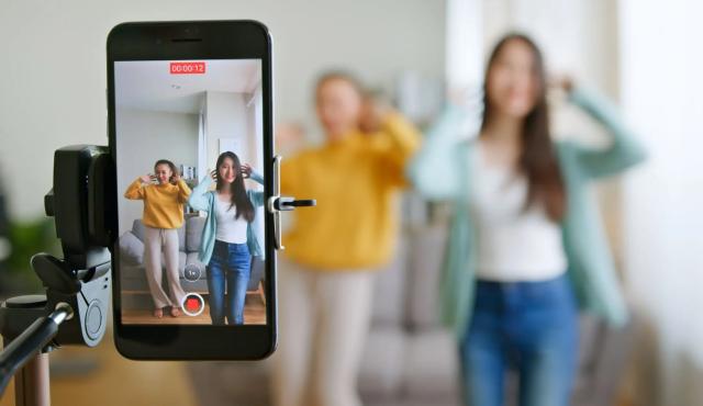 El consumo masivo de contenidos breves en redes sociales podría estar modificando la forma en que procesamos la información.