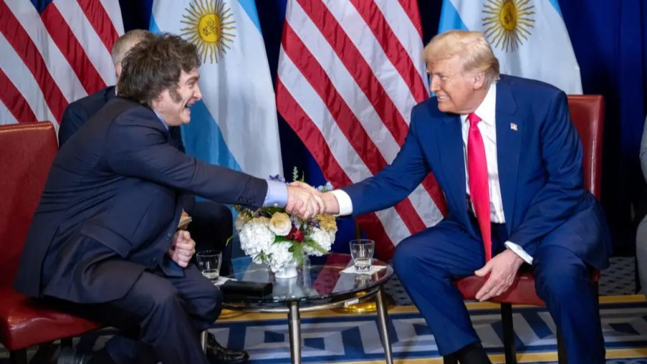 En un anuncio que marca un giro estratégico en la relación bilateral, Estados Unidos y Argentina presentaron un marco de acuerdo para un pacto de Comercio e Inversión Recíproca, una hoja de ruta que redefine la relación económica entre ambos países. 