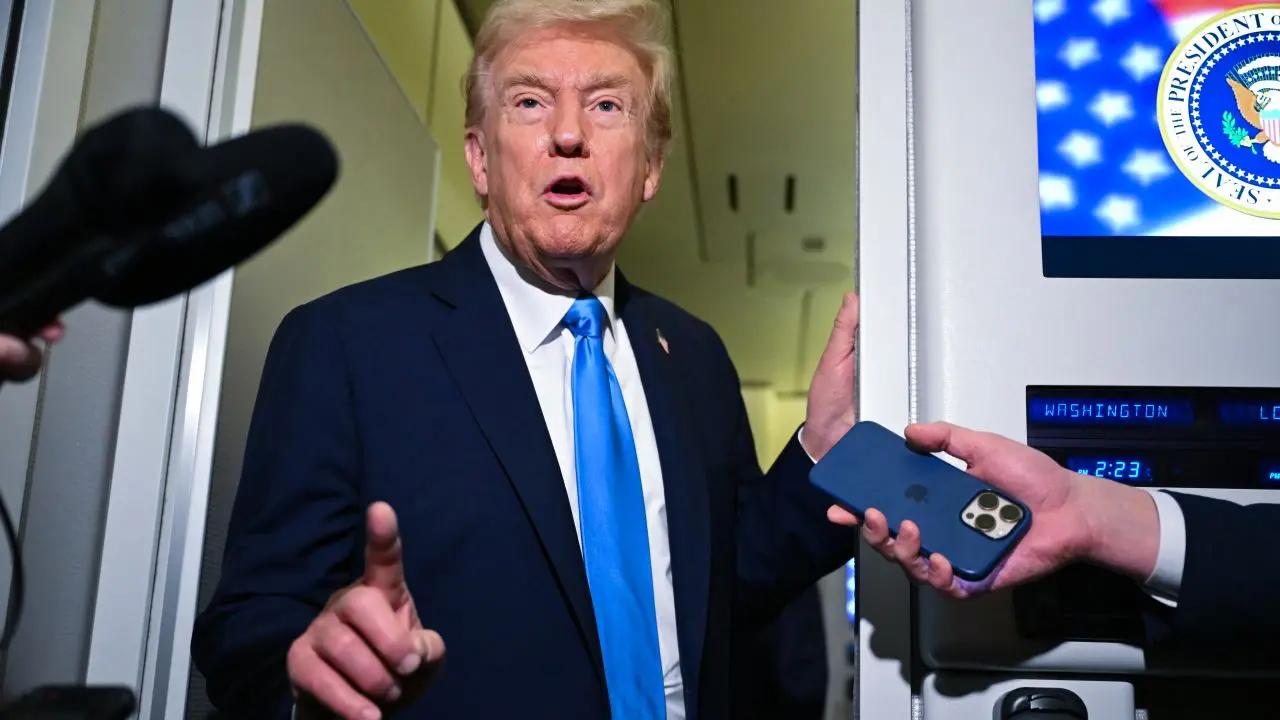 El doble movimiento del presidente estadounidense anticipa cambios en el comercio mundial y en la competencia tecnológica
