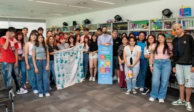 La edición 2025 de Ciencia en Juego, la iniciativa del CONICET que conecta a científicos con estudiantes de escuelas primarias y secundarias de todo el país, alcanzó un récord histórico de inscripciones y consolidó al programa como una de las experiencias educativas más relevantes del sistema científico argentino.