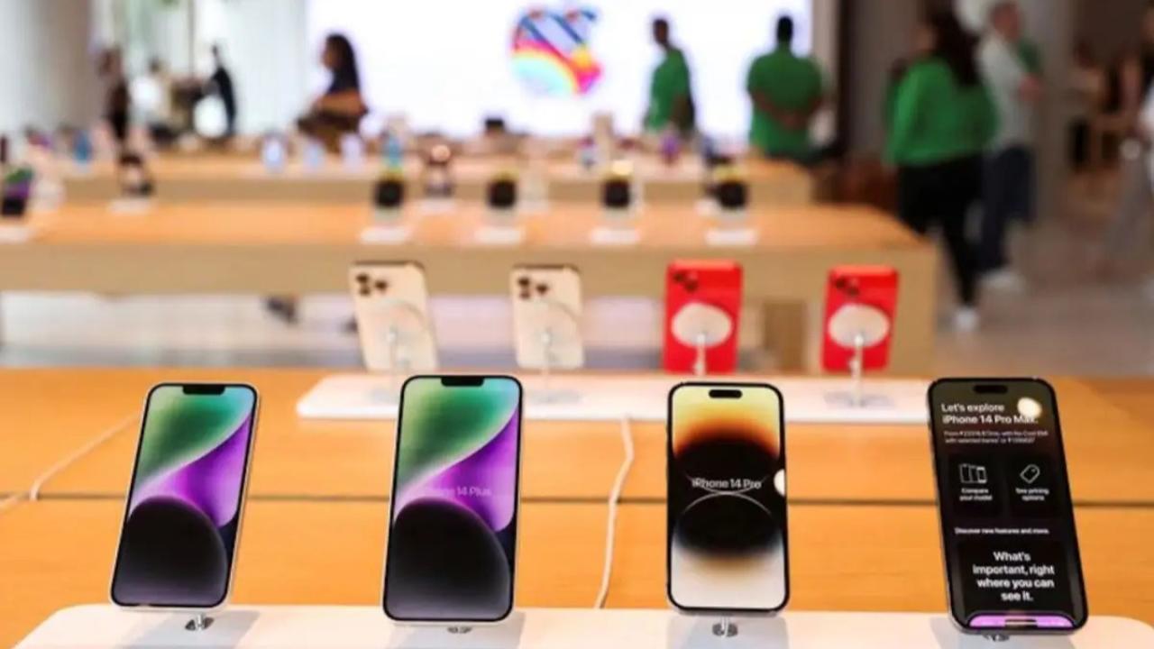 Falta un mes para un cambio clave en el mercado tecnológico local: a partir del 15 de enero de 2026, el arancel de importación para teléfonos celulares será eliminado por completo y pasará a 0 %. La fecha ya está definida y marca el final de uno de los gravámenes que más encareció estos dispositivos en los últimos años.