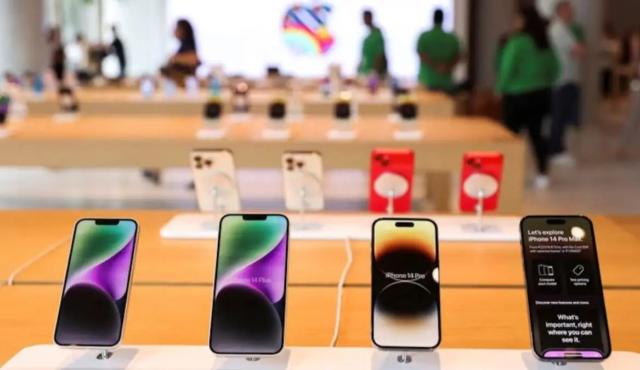 Falta un mes para un cambio clave en el mercado tecnológico local: a partir del 15 de enero de 2026, el arancel de importación para teléfonos celulares será eliminado por completo y pasará a 0 %. La fecha ya está definida y marca el final de uno de los gravámenes que más encareció estos dispositivos en los últimos años.