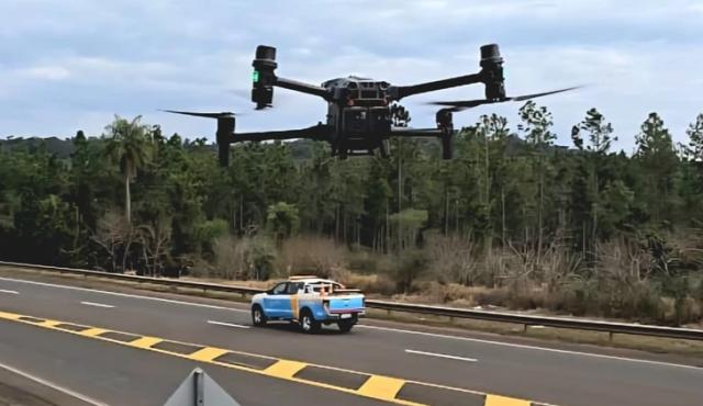 Durante la temporada alta, la Provincia de Buenos Aires incorporará drones en los operativos de seguridad vial para detectar el uso del teléfono celular mientras se conduce y la falta de cinturón de seguridad, dos infracciones directamente vinculadas al aumento de siniestros viales.