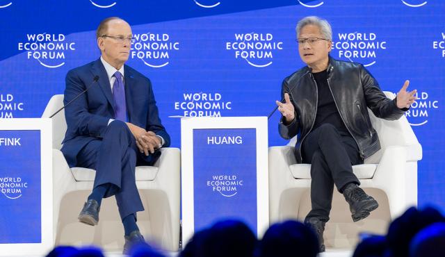 La Inteligencia Artificial dejó de ser una promesa de software para convertirse en un fenómeno de infraestructura pesada. Así lo planteó Jensen Huang, CEO de Nvidia, al definir el momento actual del sector tecnológico como el inicio de la “construcción de infraestructura más grande en la historia de la humanidad”.