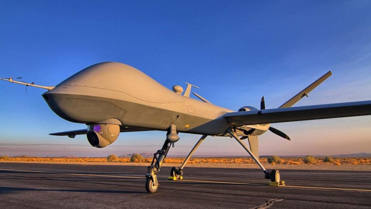 La política de defensa de las principales potencias está entrando en una nueva fase, marcada por el uso intensivo de drones y, sobre todo, por el desarrollo de sistemas capaces de neutralizarlos en masa. 