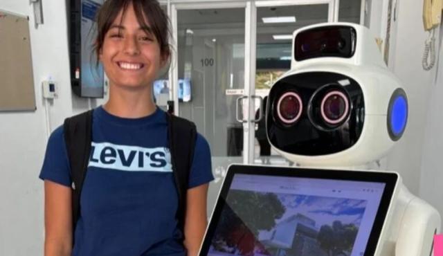 Con apenas 16 años, Martina Talamona ya se consolidó como una de las grandes promesas de la robótica argentina. Estudiante del Colegio Galileo Galilei y pasante del Centro de Altos Estudios en Tecnología Informática (CAETI) de la Universidad Abierta Interamericana (UAI), integra el equipo Sub-19 de robótica con el que logró títulos internacionales y se prepara para nuevas competencias globales en 2026. Su historia no es un caso aislado, sino parte del crecimiento sostenido de la robótica educativa y competitiva en Argentina.
