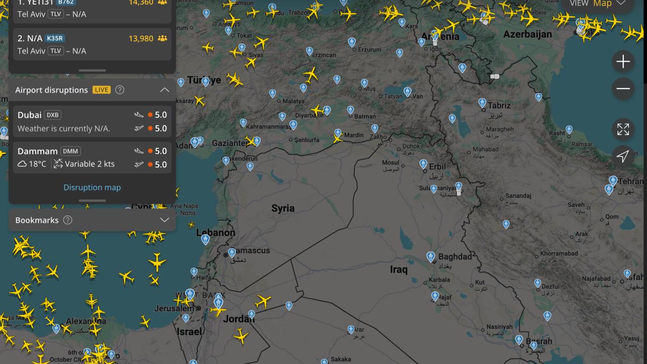 Utilizada por periodistas, analistas y entusiastas de la aviación, Flightradar24 muestra en un mapa interactivo el tráfico aéreo global. Su funcionamiento se basa en una red mundial de receptores, datos satelitales y tecnología ADS-B que permite seguir vuelos casi en tiempo real.