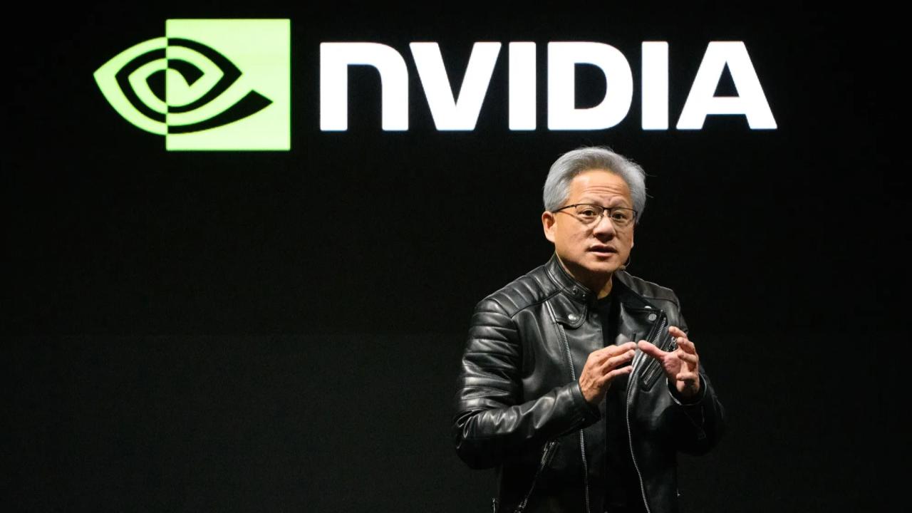 El CEO de Jensen Huang dejó en los últimos días una definición que está siendo seguida de cerca por el mercado de Inteligencia Artificial: las inversiones de Nvidia en OpenAI y Anthropic probablemente sean las últimas participaciones directas de capital que la compañía realice en esos laboratorios de IA.