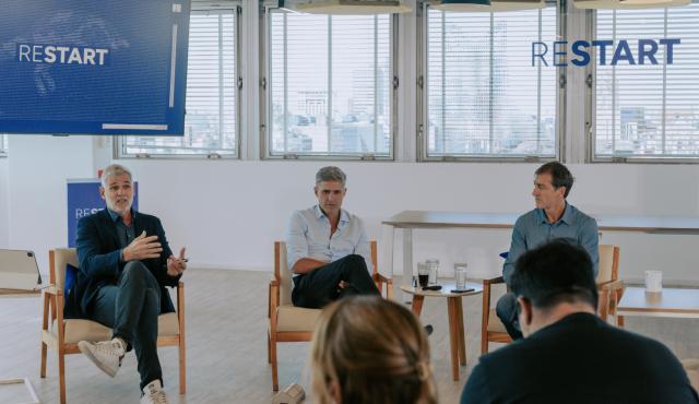 Tres empresarios con treinta años de historia en común, tres empresas creadas juntos y una misma obsesión: hacer accesible la tecnología de punta. Daniel Nofal, Damián Maldini y Pablo Saubidet presentaron de manera oficial a Restart, su nueva compañía. 