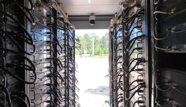 La compañía fundada por los argentinos Ariel Perelman y Bernardo Cabral Nonna alcanza una valuación de USD 90 millones y consolida un modelo que convierte gas residual en capacidad de cómputo. Tras escalar en Estados Unidos, proyecta desembarcar en Argentina en 2026.