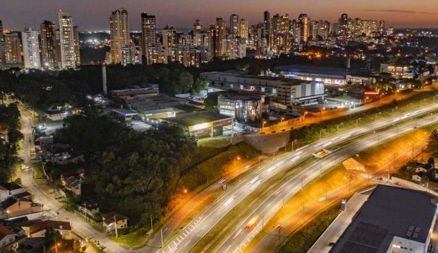 La Secretaria de Municipios coordina programas que fomentan la inversión en asfalto, recuperación forestal, luminaria y seguridad.
