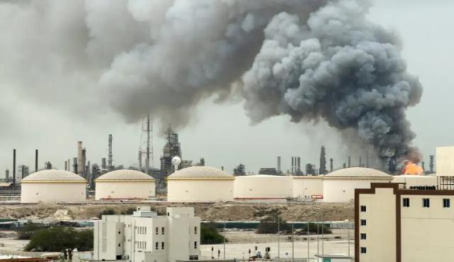 La escalada entre Irán, Estados Unidos e Israel empieza a traducirse en presión sobre los mercados energéticos. Más que una crisis puntual, el conflicto abre un escenario de incertidumbre estructural que ya impacta en precios, abastecimiento y economía global.