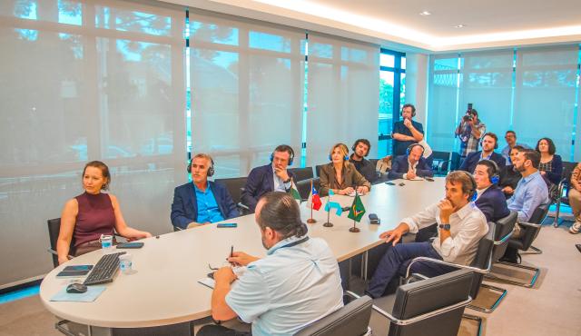 Las ciudades están atravesando una transformación profunda. La incorporación de nuevas tecnologías, la innovación en la gestión y la planificación estratégica del territorio nos plantean un desafío claro: construir comunidades más eficientes, inclusivas y con mejor calidad de vida para nuestros vecinos.