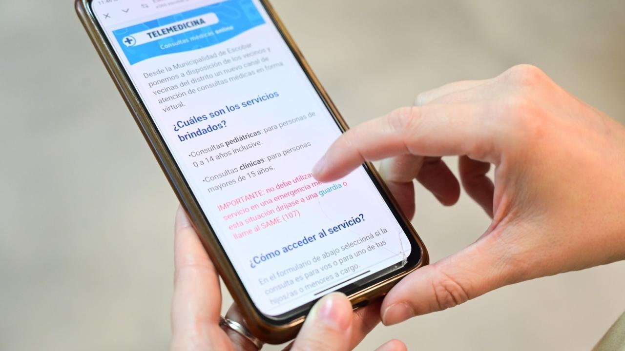 El servicio gratuito de Telemedicina del Municipio de Escobar alcanzó las 473 consultas en lo que va de 2026 con un promedio mensual de 158, de las cuales 117 corresponden a consultas clínicas y 356 a pediátricas. Además, el promedio de valoración del servicio por parte de los usuarios es de 4.42, en una escala del 1 al 5.
