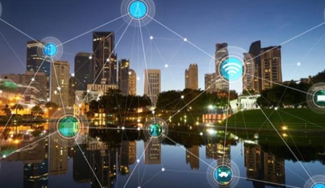 Pedimos un auto, elegimos un restaurante, decidimos por dónde movernos en la ciudad. Todo parece una suma de elecciones personales, cotidianas, casi automáticas. Pero cada vez más, esas decisiones están guiadas.