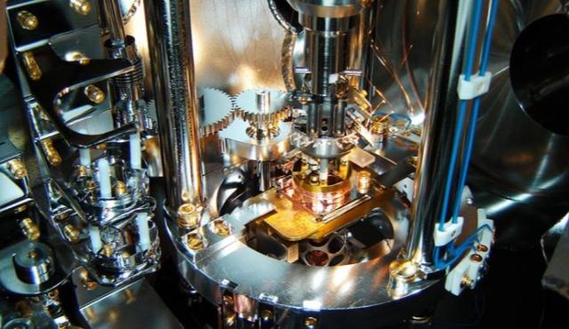 Una gestión conjunta entre el CONICET y la Universidad Nacional de San Luis permitirá trasladar desde Estados Unidos un laboratorio completo especializado en fisicoquímica de superficies. El equipamiento llega al Instituto de Física Aplicada de San Luis y podría tener aplicaciones en la industria, la salud y el desarrollo de nuevos materiales.