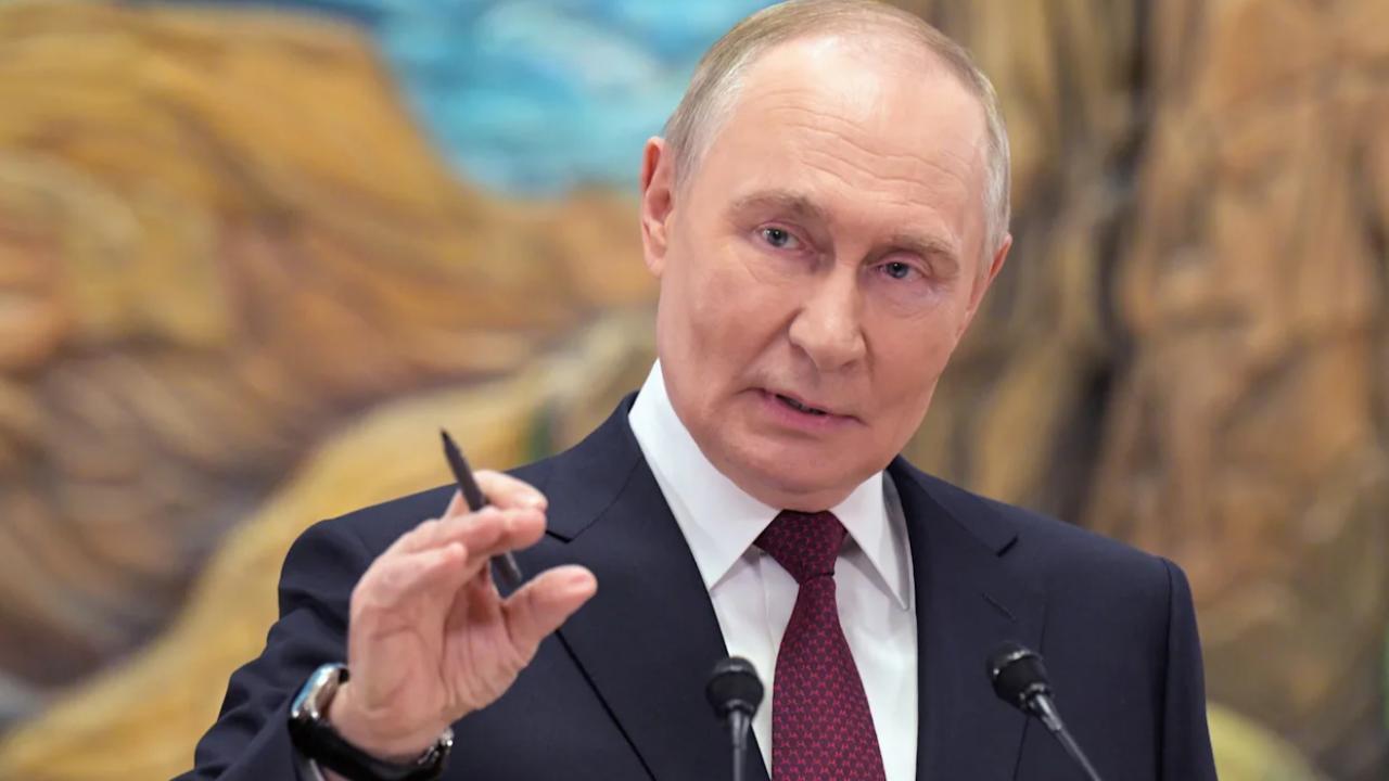 El presidente ruso habló en el Foro Económico Euroasiático y trazó un diagnóstico sin anestesia sobre el futuro del trabajo. Para Rusia, la salida pasa por la soberanía tecnológica.