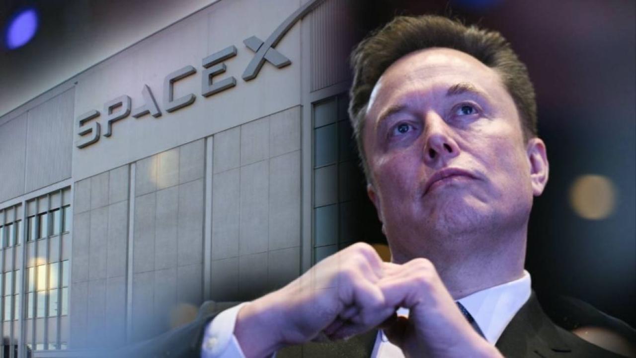 La compañía de Elon Musk apartará una porción de su próxima oferta pública inicial para determinados empleados y personas cercanas a sus ejecutivos. La operación podría convertirse en una de las mayores salidas a bolsa de la historia y buscaría una valuación cercana a US$1,8 billones.