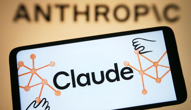 La compañía detrás de Claude abrió su academia online con capacitaciones sobre uso profesional de IA, Claude Code, API, Model Context Protocol, skills, subagentes e integraciones con AWS y Google Cloud. Los cursos se realizan en Skilljar y permiten obtener certificado al completarlos.