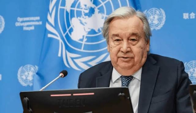 El secretario general de Naciones Unidas, António Guterres, reclamó una regulación global para la inteligencia artificial y advirtió que la tecnología "avanza más rápido que los marcos globales de gobernanza", lo que reduce la capacidad de los Estados para incidir sobre su desarrollo. 