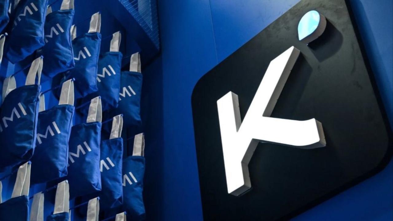 China volvió a dar un golpe en la carrera global por la inteligencia artificial con el lanzamiento de Kimi K3, el nuevo modelo de la startup Moonshot AI. Su desempeño ya lo ubica como un potencial competidor de los sistemas más avanzados de OpenAI y Anthropic.