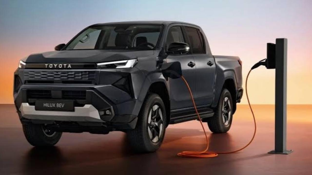 Toyota ya produce una versión eléctrica de la Hilux en Tailandia y aunque distintos medios anticipan que podría fabricarse en Zárate, hasta el momento la automotriz no anunció oficialmente su producción en Argentina.
