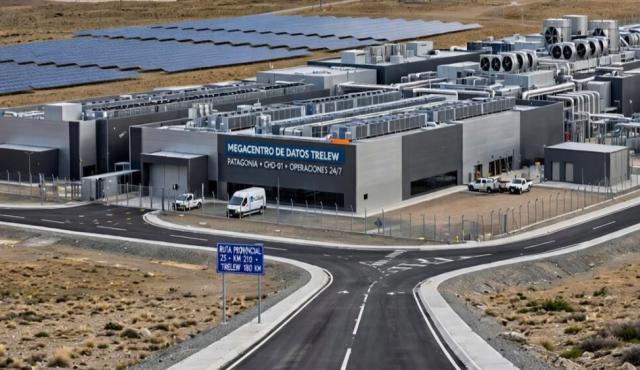 Un nuevo proyecto tecnológico busca instalar en la Patagonia uno de los centros de datos para inteligencia artificial más grandes de la región. La ubicación elegida se encuentra al sur de Trelew, en la provincia de Chubut, pero el emprendimiento no debe confundirse con Stargate Argentina, la iniciativa anunciada anteriormente por OpenAI y Sur Energy.