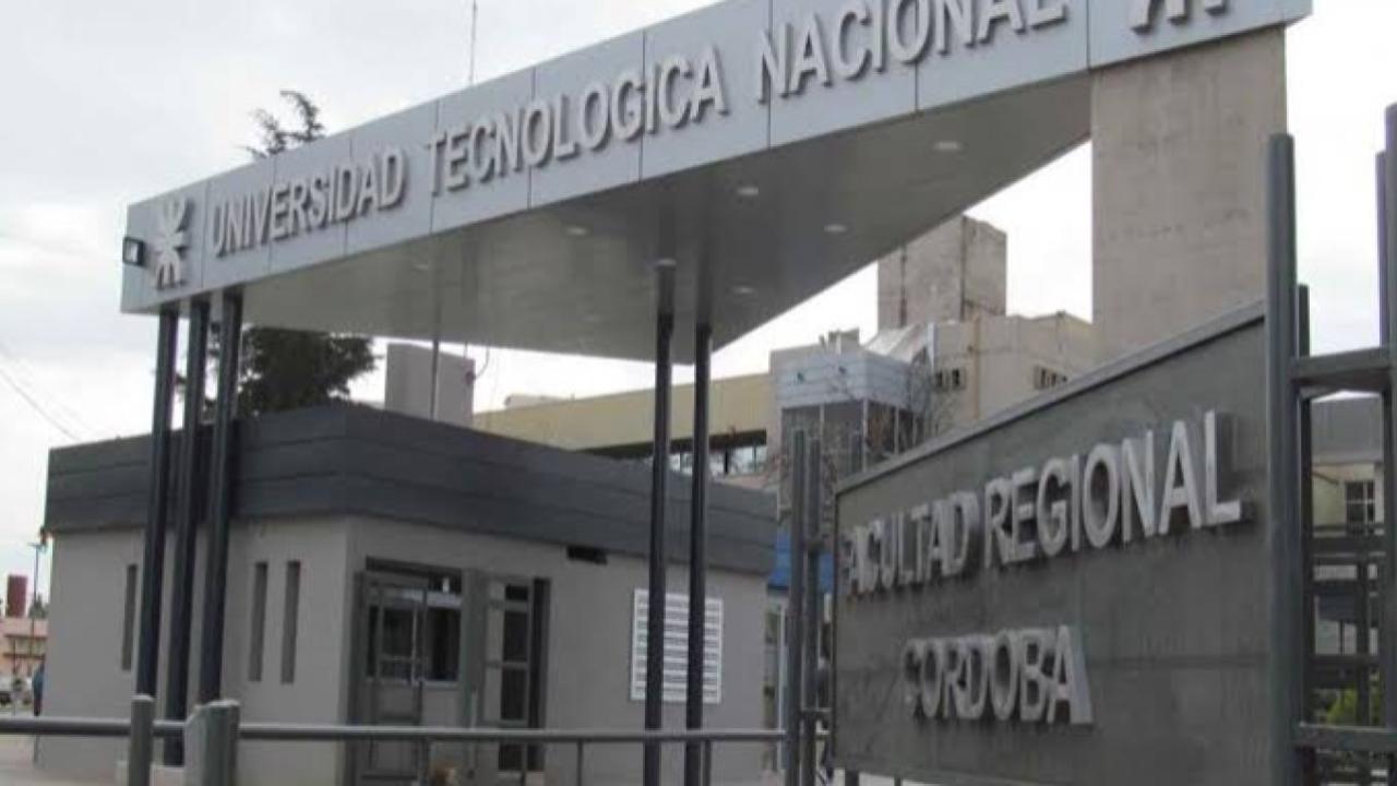 La Universidad Tecnológica Nacional presentó una carrera presencial de cinco años que comenzará a implementarse con el Plan 2027. La propuesta se integra con una licenciatura y una tecnicatura orientadas a cubrir la demanda de profesionales del sector nuclear.