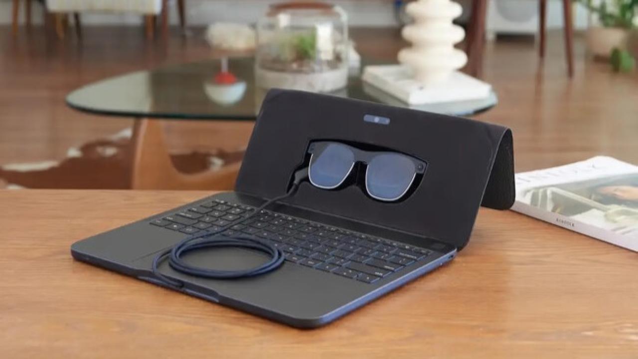 Sightful presentó en 2024 la Spacetop G1, una computadora que reemplazaba la pantalla por gafas de realidad aumentada. El producto fue cancelado antes de su lanzamiento, pero la empresa transformó la idea en un sistema para computadoras con Windows.