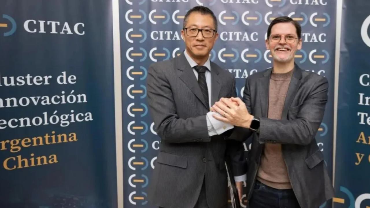 Argentina y China avanzan en una nueva instancia de cooperación científica y tecnológica con el lanzamiento del Clúster de Innovación Tecnológica Argentina-China (CITAC), una plataforma que busca conectar universidades, centros de investigación y empresas de ambos países para desarrollar proyectos conjuntos, facilitar la transferencia de conocimiento y promover nuevas inversiones.