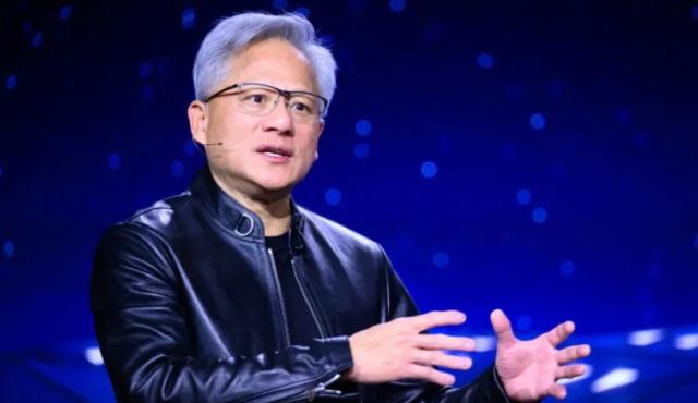 El CEO de Nvidia sostuvo que parte de la preocupación por la seguridad anticipa el lanzamiento de nuevos productos de ciberdefensa. Mientras investigadores alertan sobre amenazas potencialmente catastróficas, Huang adopta una posición optimista y pronostica que la ciberseguridad será el próximo gran negocio de la inteligencia artificial.