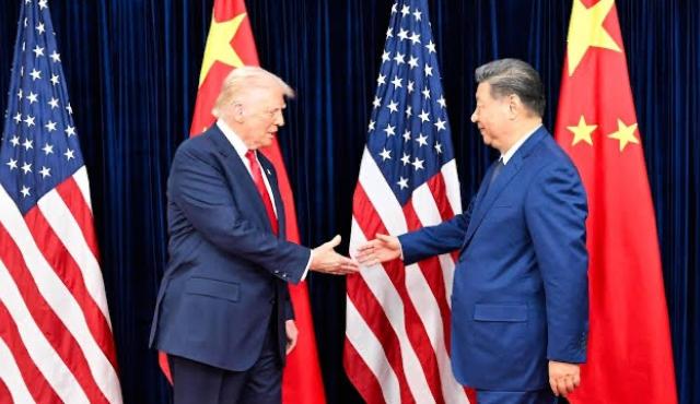 La inteligencia artificial comienza a ingresar en un terreno hasta ahora reservado principalmente a las armas nucleares: Estados Unidos y China enfrentan propuestas para establecer líneas rojas, canales de comunicación y mecanismos de control destinados a evitar que una IA provoque accidentalmente una escalada militar.
