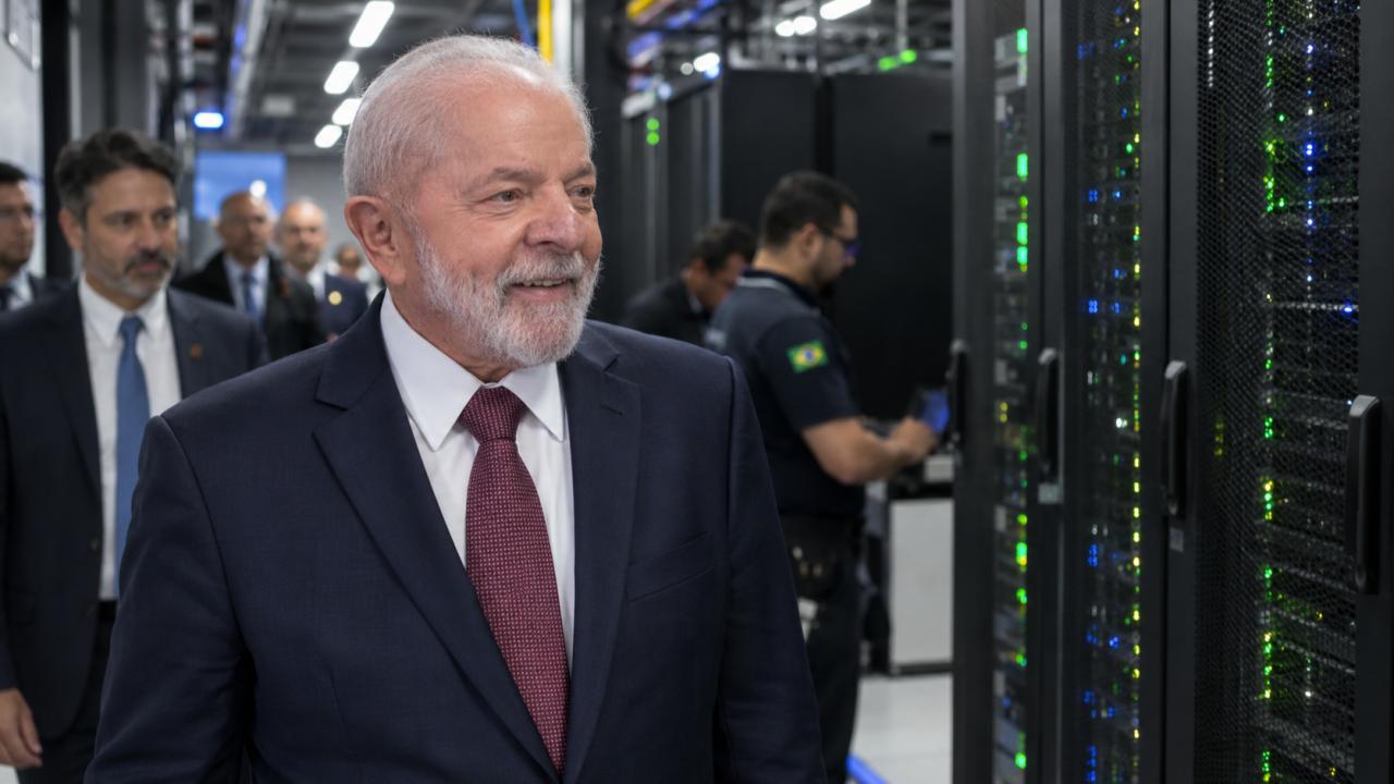 La Ley 15.504 creó el régimen Redata para atraer centros de datos destinados a computación en la nube, procesamiento de alto rendimiento e inteligencia artificial. El costo fiscal estimado equivale a unos US$1.400 millones durante sus primeros tres años.