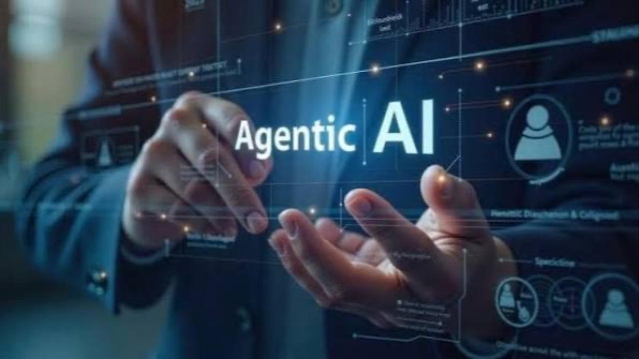 Un informe de Akamai advierte que la expansión de agentes autónomos está modificando los riesgos de ciberseguridad dentro de las organizaciones. Más del 40% de los usuarios empresariales instaló extensiones de navegador impulsadas por inteligencia artificial y casi la mitad de las interacciones con chatbots se realiza desde cuentas personales no monitoreadas.