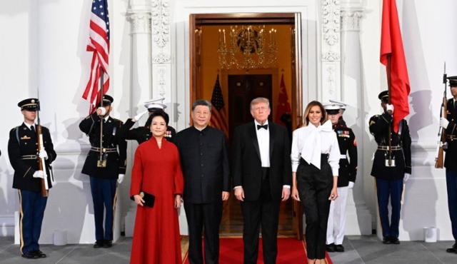 La visita del presidente chino a Washington extendió la tregua comercial hasta enero de 2027 y abrió una conversación sobre los riesgos de la inteligencia artificial. Los chips, las tierras raras y Taiwán siguen marcando los límites del acercamiento.