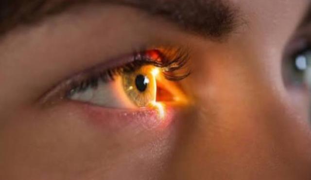 Dos candidatos de Kodiak Sciences alcanzaron el objetivo principal de un ensayo de fase 3 para la degeneración macular húmeda. Uno de ellos permitió espaciar las dosis hasta seis meses en parte de los participantes. Ambos siguen pendientes de evaluación regulatoria.
