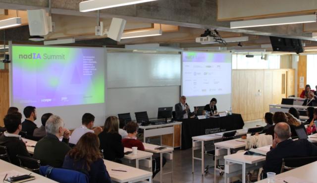 Especialistas, empresarios y referentes del sector público debatieron qué lugar puede ocupar Argentina en la revolución de la inteligencia artificial. Advirtieron sobre el impacto laboral, cuestionaron apostar únicamente por energía barata para atraer data centers y reclamaron una estrategia nacional con inversión concreta.