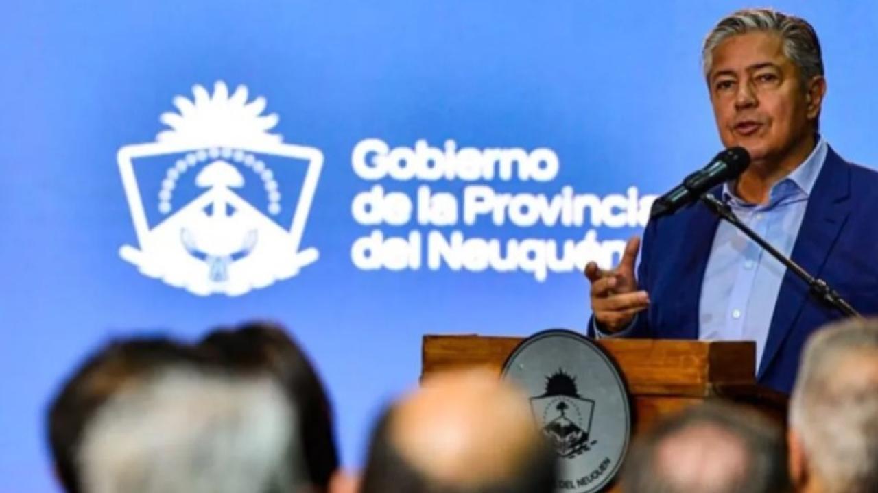 En un esfuerzo por diversificar su economía y fortalecer su ecosistema de innovación, el gobierno de Neuquén ha lanzado una línea de financiamiento de 500 millones de pesos destinada a impulsar la Economía del Conocimiento. El anuncio se realizó en la Primera Cumbre de Inteligencia Artificial, Energía y Agua: “Impulsando la Convergencia en Neuquén”.