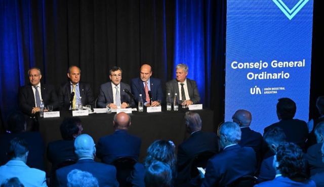El Consejo General oficializó la lista de unidad y el empresario industrial presidirá la institución por los próximos dos años. La agenda de competitividad, el desarrollo federal y el fortalecimiento de las cadenas de valor serán los principales objetivos de la nueva gestión.
