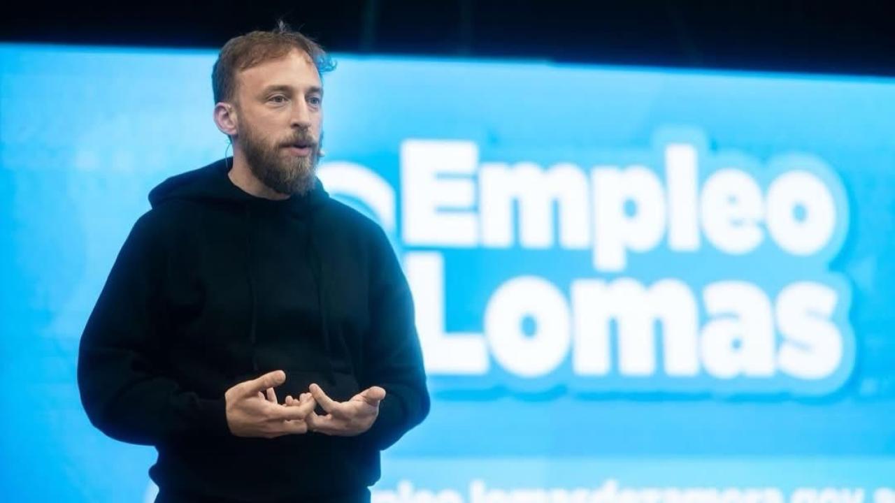 El Intendente de Lomas de Zamora, Federico Otermín, y la Jefa de Gabinete, Sol Tischik, lanzaron Empleo Lomas, una plataforma para conectar a las empresas, comercios y emprendimientos locales con vecinos que buscan trabajo. 