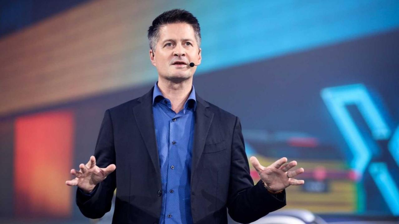 Citroën anunció el nombramiento de Xavier Chardon como nuevo consejero delegado (CEO), quien asumirá el cargo a partir del 2 de junio de 2025 y reportará a Jean-Philippe Imparato, director de operaciones de Stellantis para Europa ampliada.