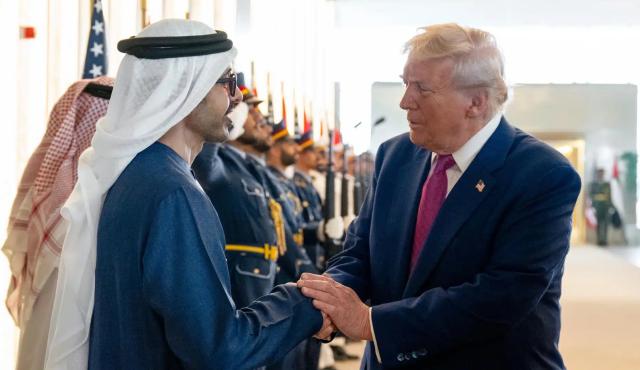 Los Emiratos Árabes Unidos anunciaron un ambicioso plan para construir un centro de datos superinteligente llamado “Stargate UAE”, en colaboración con las principales empresas tecnológicas del mundo.
