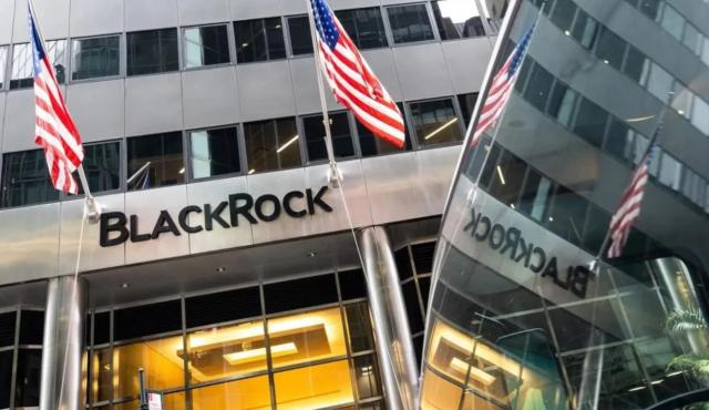 En un mundo donde la Inteligencia Artificial (IA) y la innovación tecnológica marcan el pulso de los mercados, BlackRock, el mayor gestor de activos del planeta, reafirma su liderazgo apostando decididamente por el sector tecnológico.
