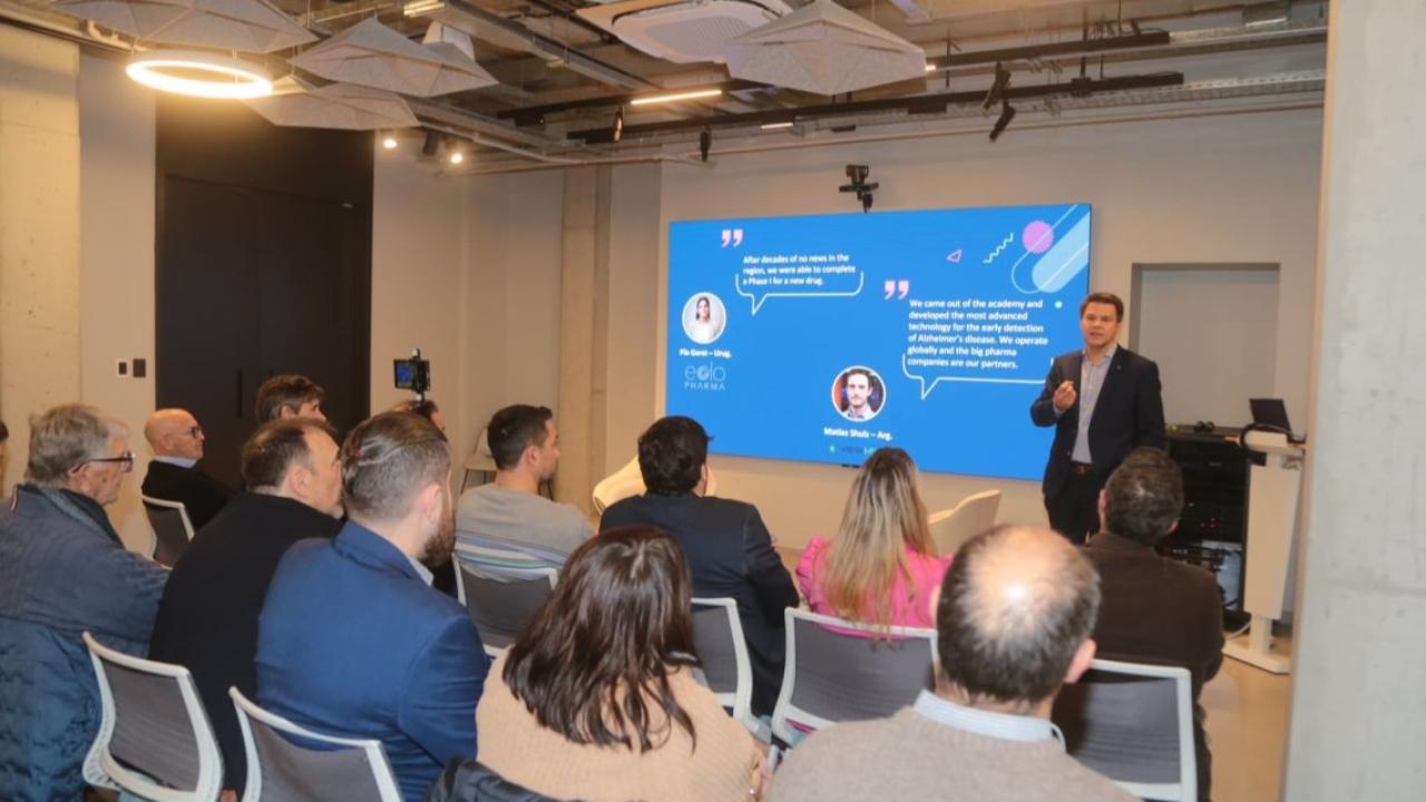 



Ab Astra, una innovadora startup de base tecnológica con raíces en Neuquén, se convirtió en la primera empresa en instalarse en el Polo Científico Tecnológico de la ciudad, marcando un hito en el desarrollo de la nueva economía del conocimiento en la Patagonia.