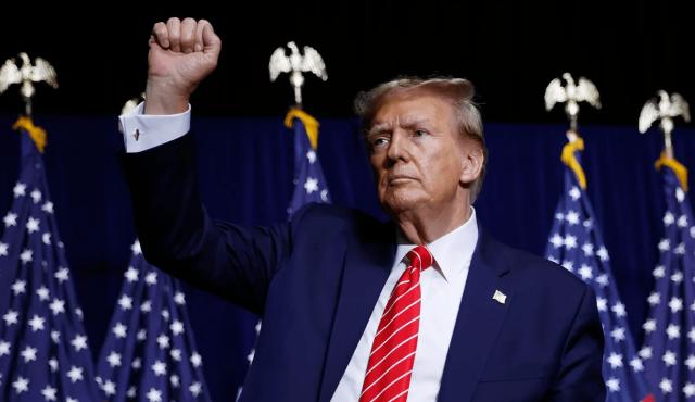 Durante la State of Crypto Summit organizada por Coinbase, el expresidente Donald Trump instó a los actores del ecosistema cripto a consolidar a Estados Unidos como líder global en tecnologías digitales y activos descentralizados.
