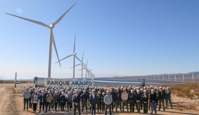 Con una inversión de 150 millones de dólares, se completó el montaje final del Parque Eólico Arauco III, una obra clave que consolida a La Rioja como referente nacional en energías renovables. El parque forma parte del complejo energético Arauco, que en 2025 se convertirá en el primer sistema híbrido de energía eólica y solar de Sudamérica