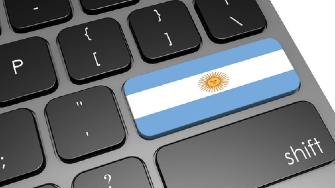Mientras el mundo acelera su transformación digital, Argentina profundiza su retraso en sectores clave como la Inteligencia Artificial, la ciberseguridad, el desarrollo de hardware y las tecnologías verdes. La falta de una estrategia nacional y el escaso apoyo del Estado contrastan con las fuertes inversiones públicas que impulsan estas áreas en países desarrollados.
