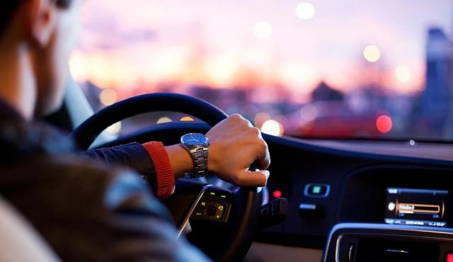 En una era donde la delincuencia automotriz se sofistica, la tecnología emerge como el principal aliado para disuadir y combatir el robo de vehículos. Desde sistemas de rastreo en tiempo real hasta la identificación biométrica, los avances tecnológicos ofrecen a los propietarios una gama cada vez más amplia y efectiva de herramientas para proteger su patrimonio.