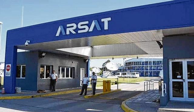 ARSAT, la empresa estatal argentina de telecomunicaciones, ha marcado un hito en la industria logística y de telecomunicaciones al transformar su cadena de suministro mediante la implementación de Red Hat OpenShift AI. 